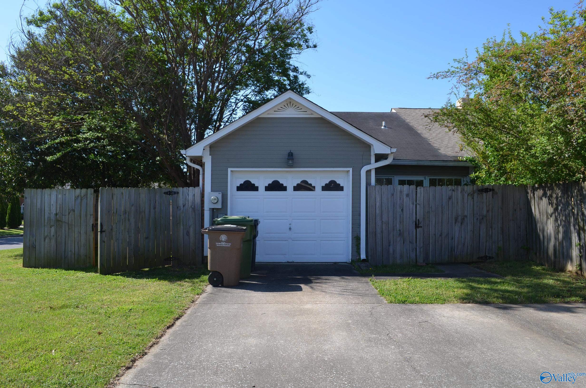 2136 Eastbrook Se