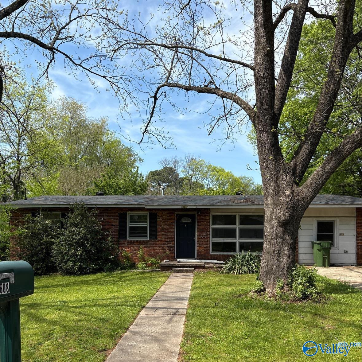 608 Murray Road, Huntsville, Alabama image 1