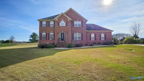 Homes For Sale - 22438 Troon Drive<br/> Athens, AL 35613