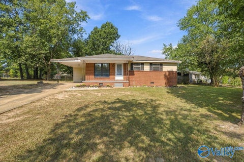 Homes For Sale - 104 Albert Street<br/> Decatur, AL 35601