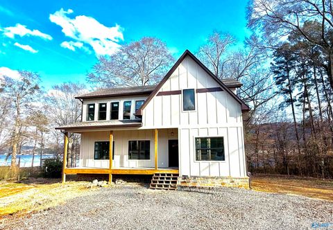 Homes For Sale - 4137 Alabama Highway 79<br/> Guntersville, AL 35976