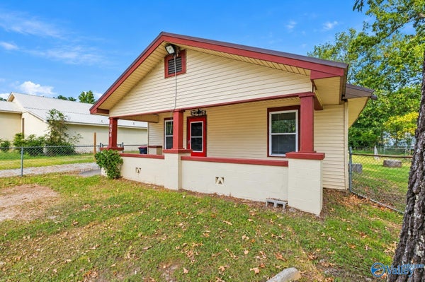406 GRADY ST, GADSDEN, AL 35904 - Image 606c6fd64b20780e08065e646e90ef49/155776715