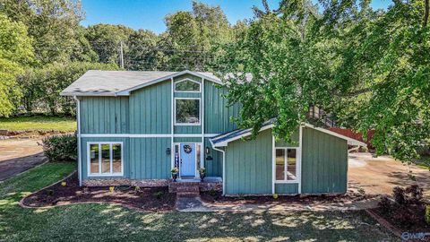 Homes For Sale - 7710 Shadow Bend Drive<br/> Huntsville, AL 35802