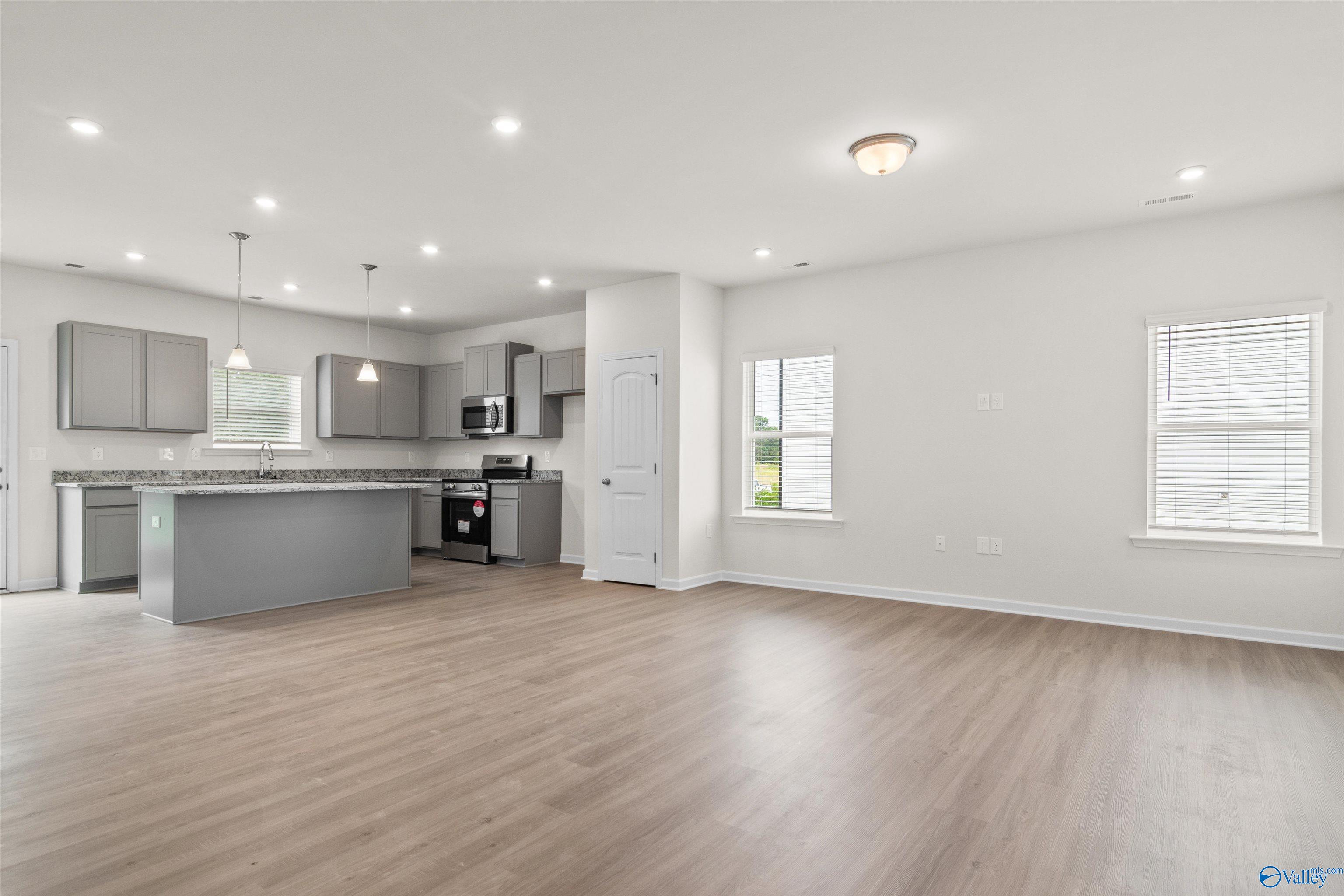 7204 Fox Glen Circle