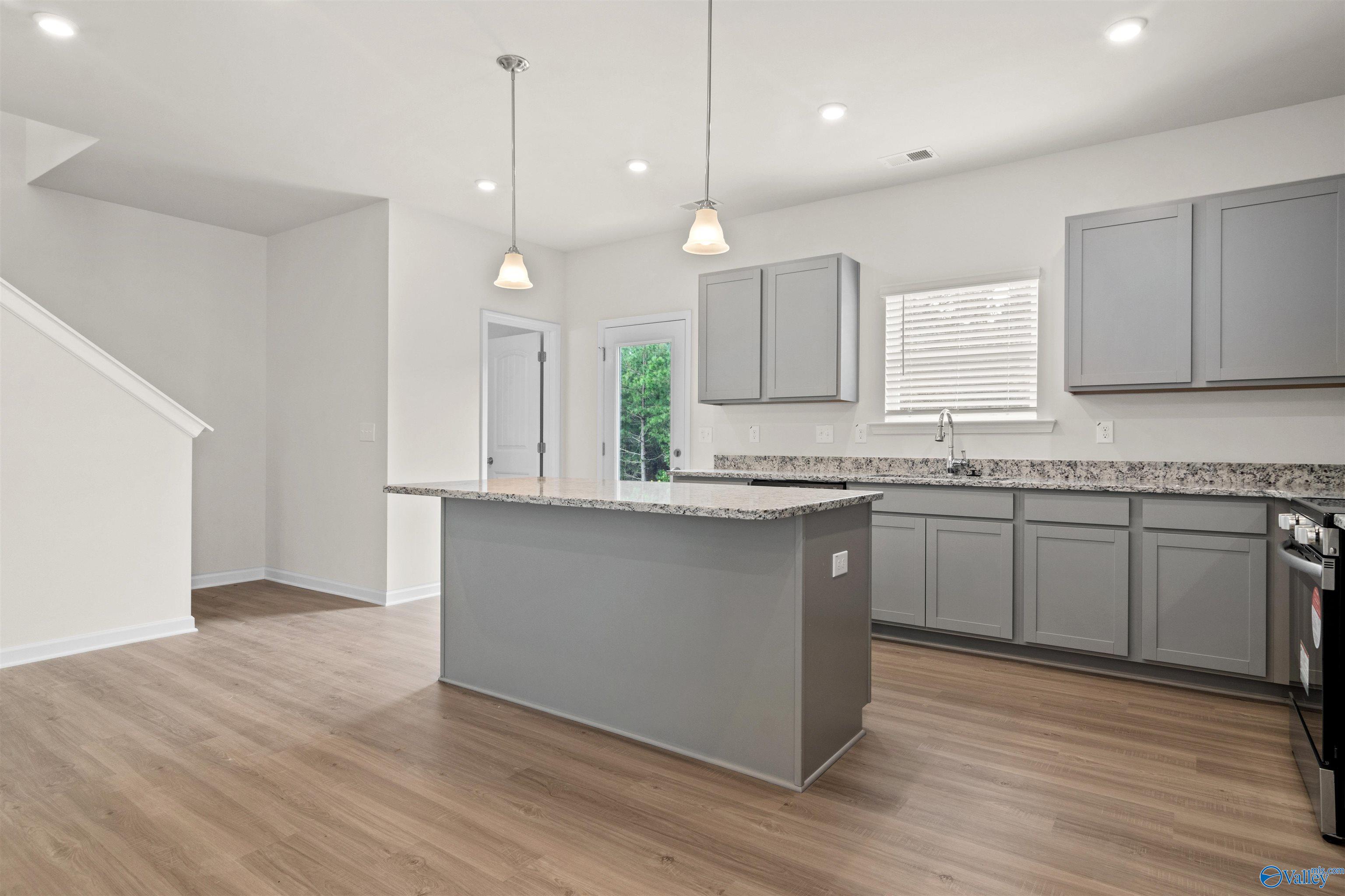 7204 Fox Glen Circle
