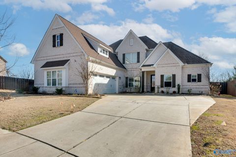 Photo of 103 Willow Lake Circle SW, Huntsville, AL 35824 (MLS # 21909762)