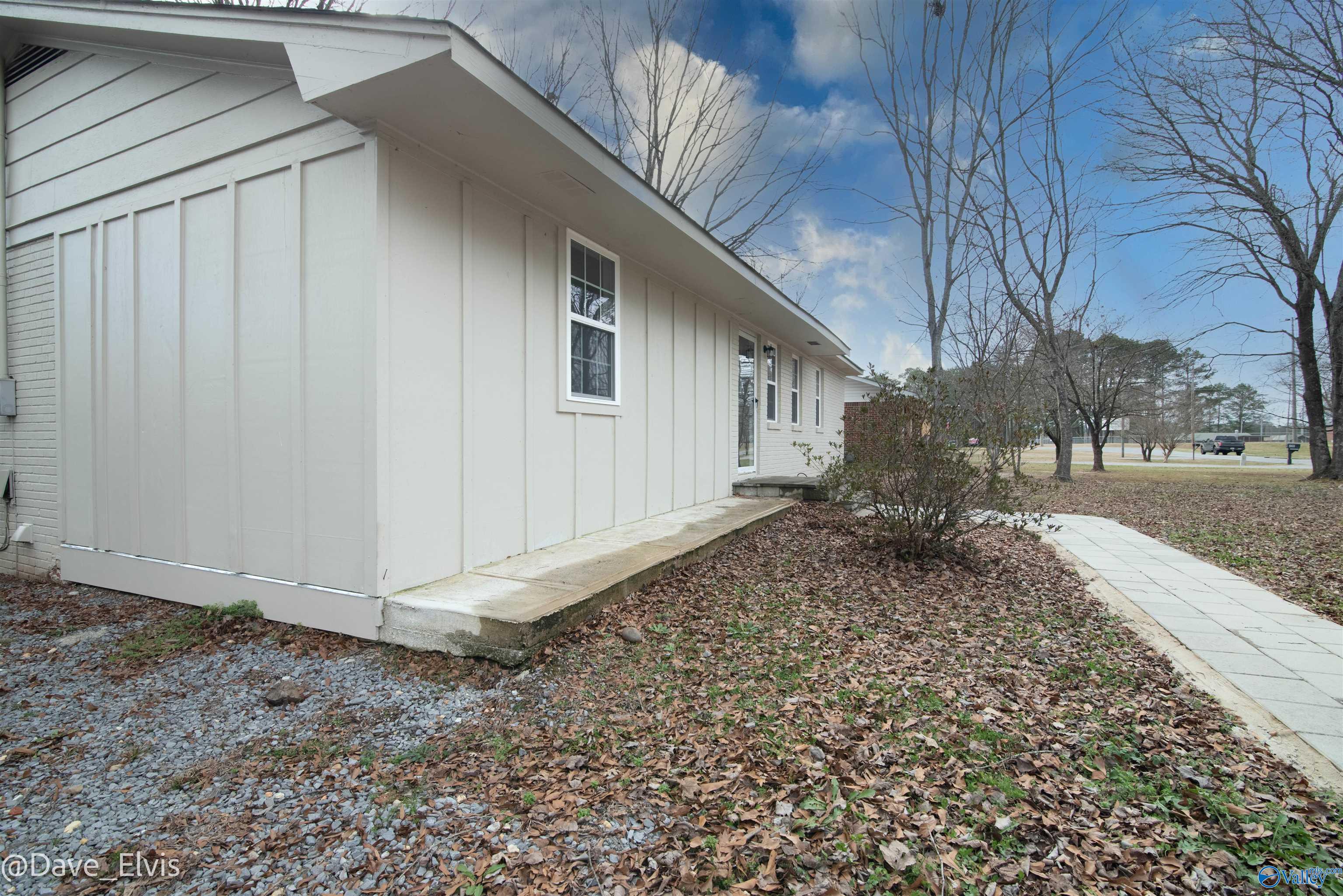404 Adams Street, Hartselle, Alabama image 2