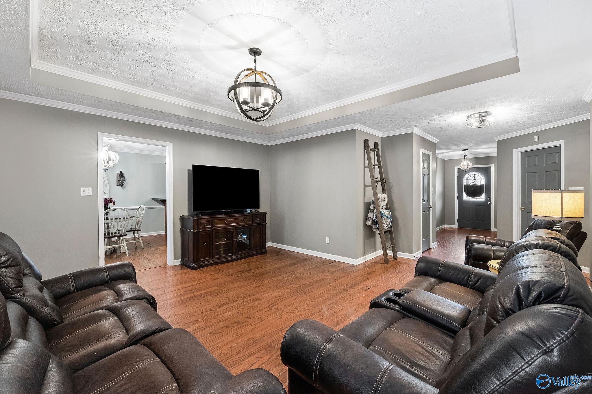2103 Glenwood Drive SW