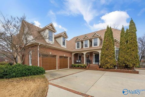 Photo of 13012 Huntcliff Road SE, Huntsville, AL 35803 (MLS # 21909210)