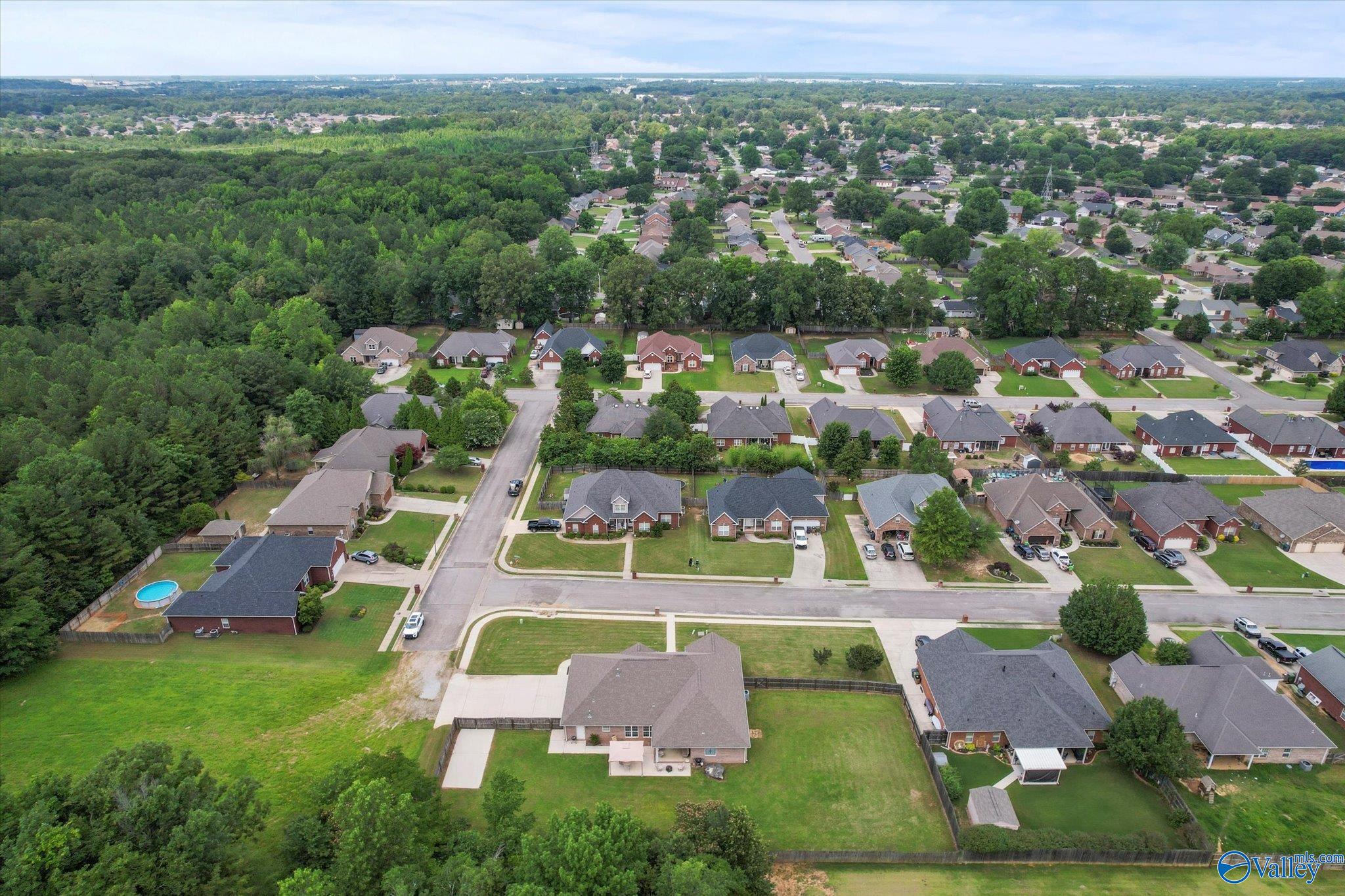 2239 Naples Drive, Decatur, Alabama image 32