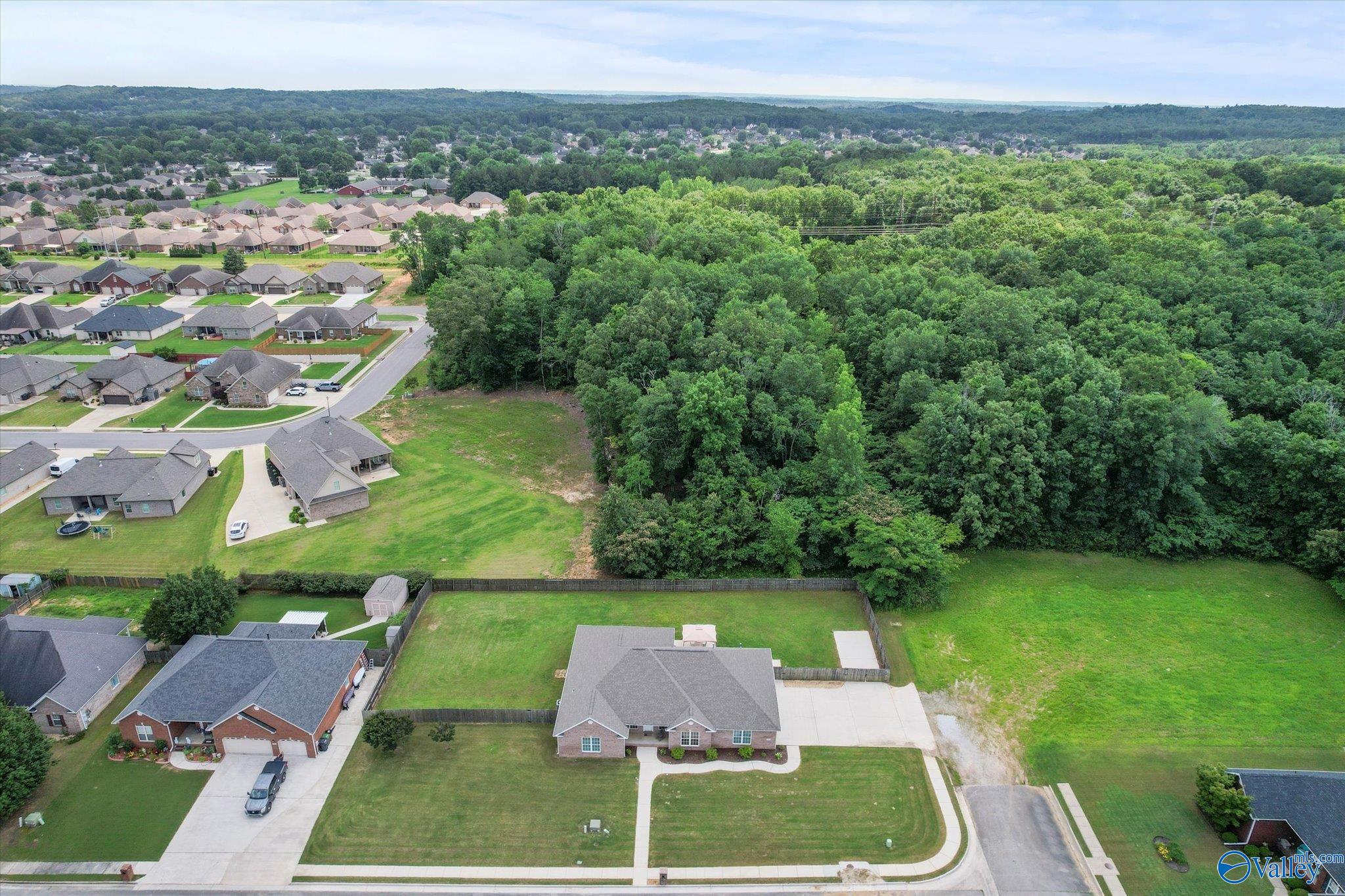 2239 Naples Drive, Decatur, Alabama image 36