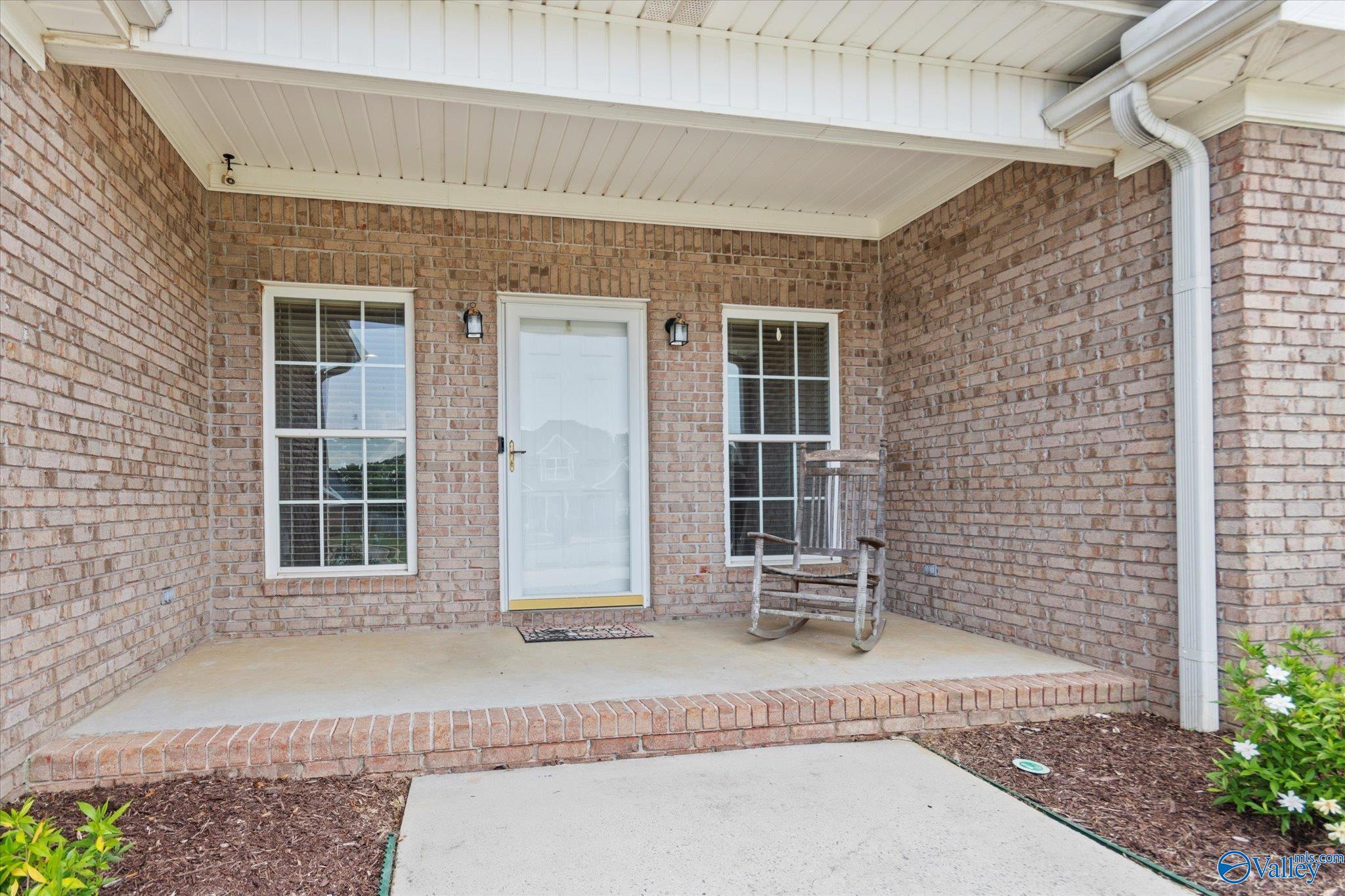 2239 Naples Drive, Decatur, Alabama image 2