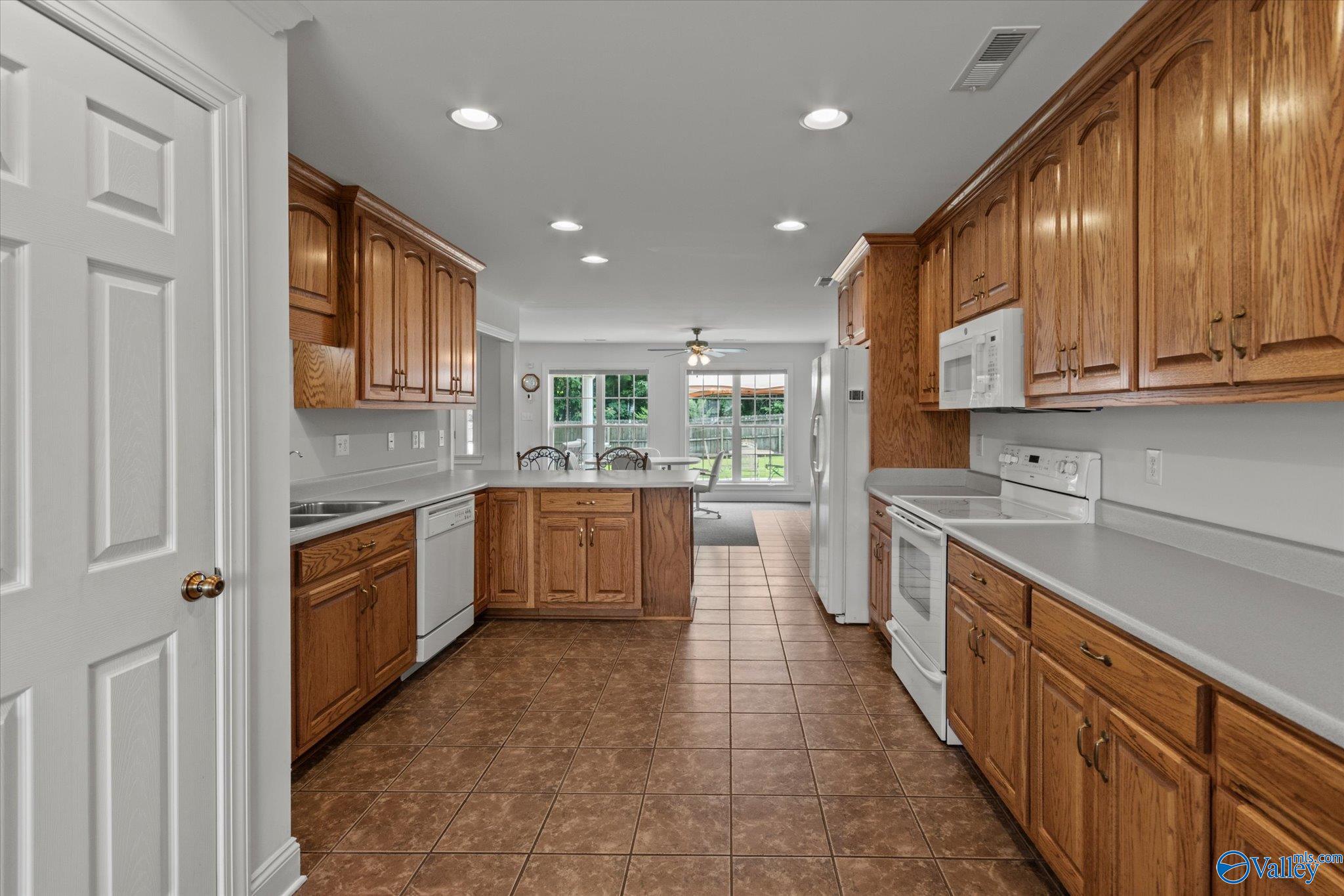 2239 Naples Drive, Decatur, Alabama image 10