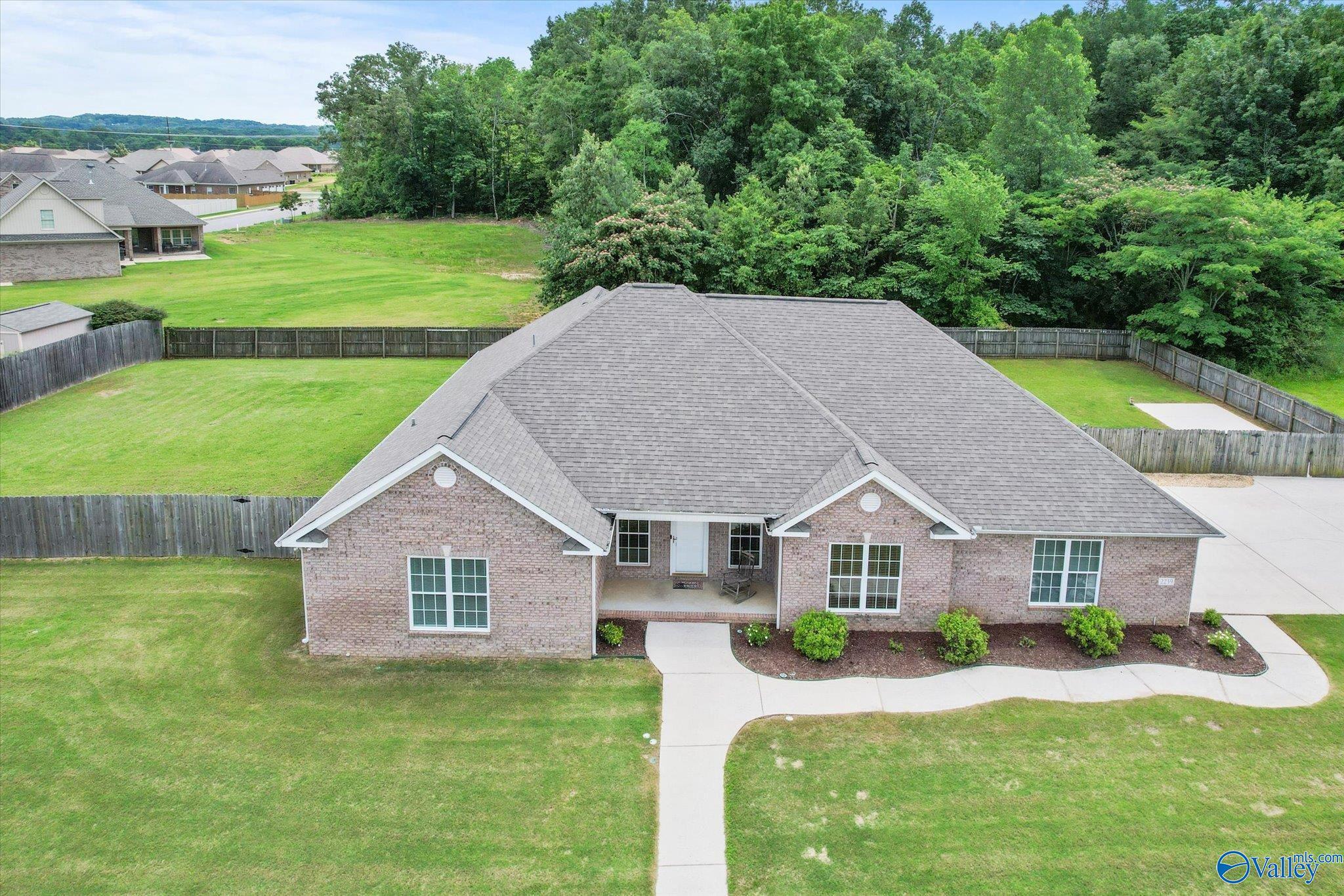 2239 Naples Drive, Decatur, Alabama image 34