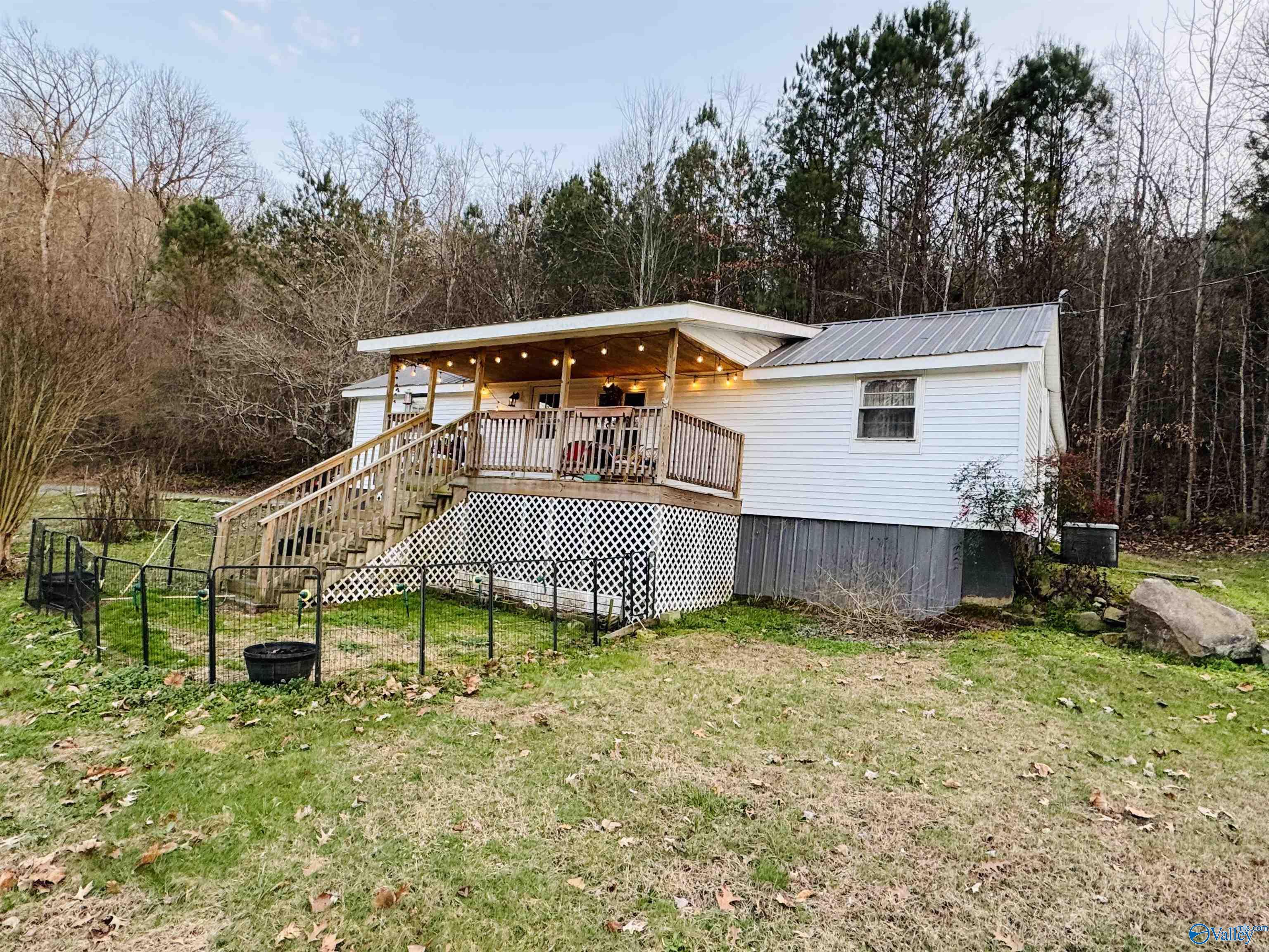 4157 Hideaway Drive, Guntersville, Alabama image 1
