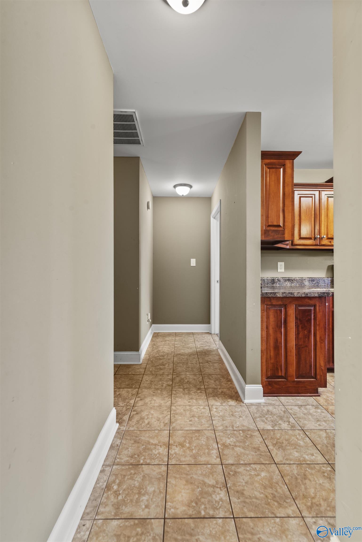 140 Cypress Drive, Decatur, Alabama image 13