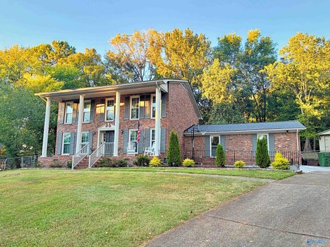 Homes For Sale - 7801 Tea Garden Road<br/> Huntsville, AL 35802