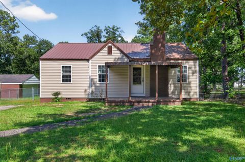 Homes For Sale - 216 Nunnally Avenue<br/> Gadsden, AL 35903