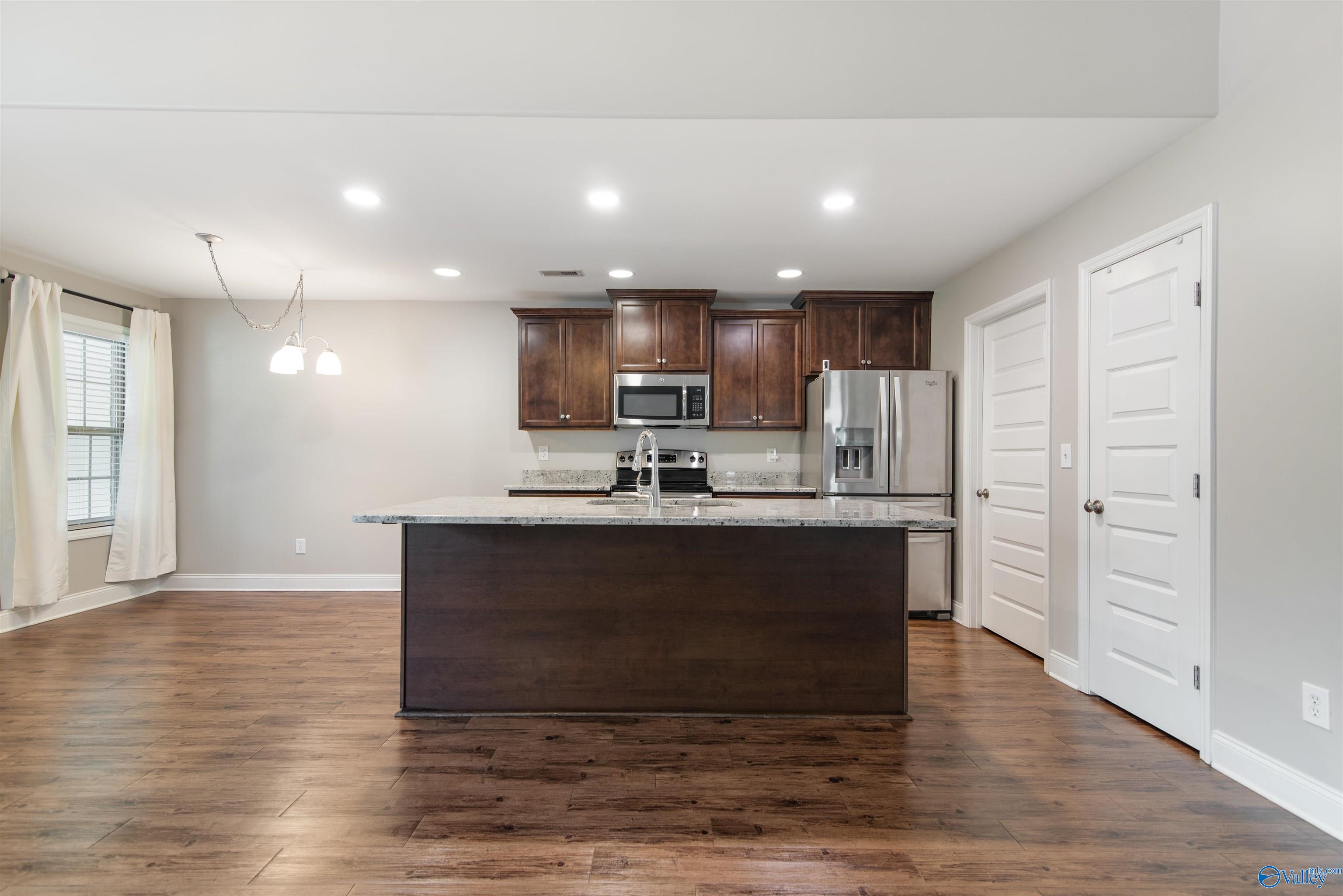 3011 Monterey Drive, Decatur, Alabama image 9