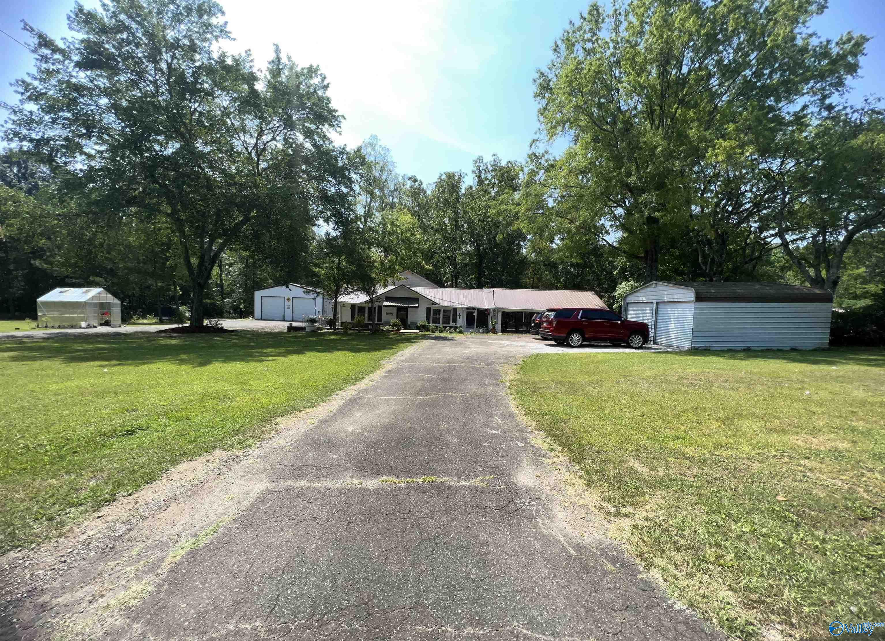 2049 Ewing Avenue, Gadsden, Alabama image 2