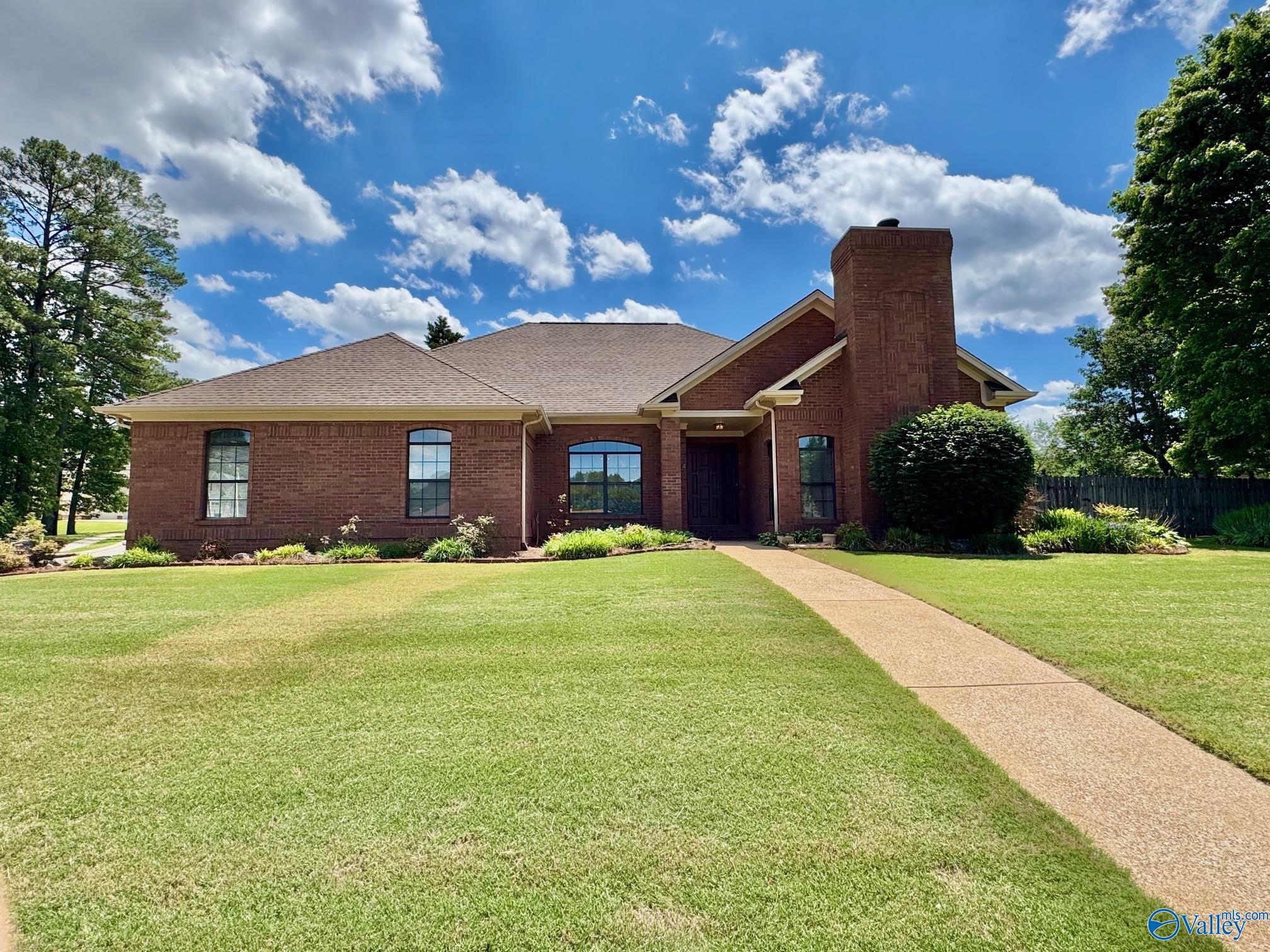 194 Greenlawn Drive, Meridianville, Alabama image 1