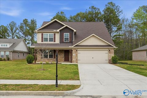 Homes For Sale - 119 Wyatt Circle<br/> Owens Cross Roads, AL 35763