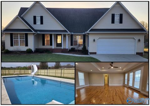 Photo of 1566 Mathis Mill Road, Albertville, AL 35951 (MLS # 21912853)