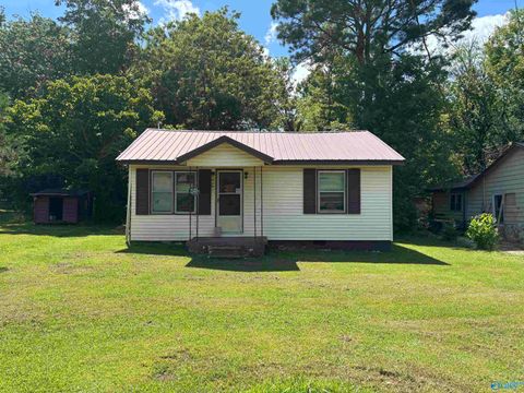 Homes For Sale - 614 Dewey Avenue<br/> Etowah County, Attalla, AL 35954