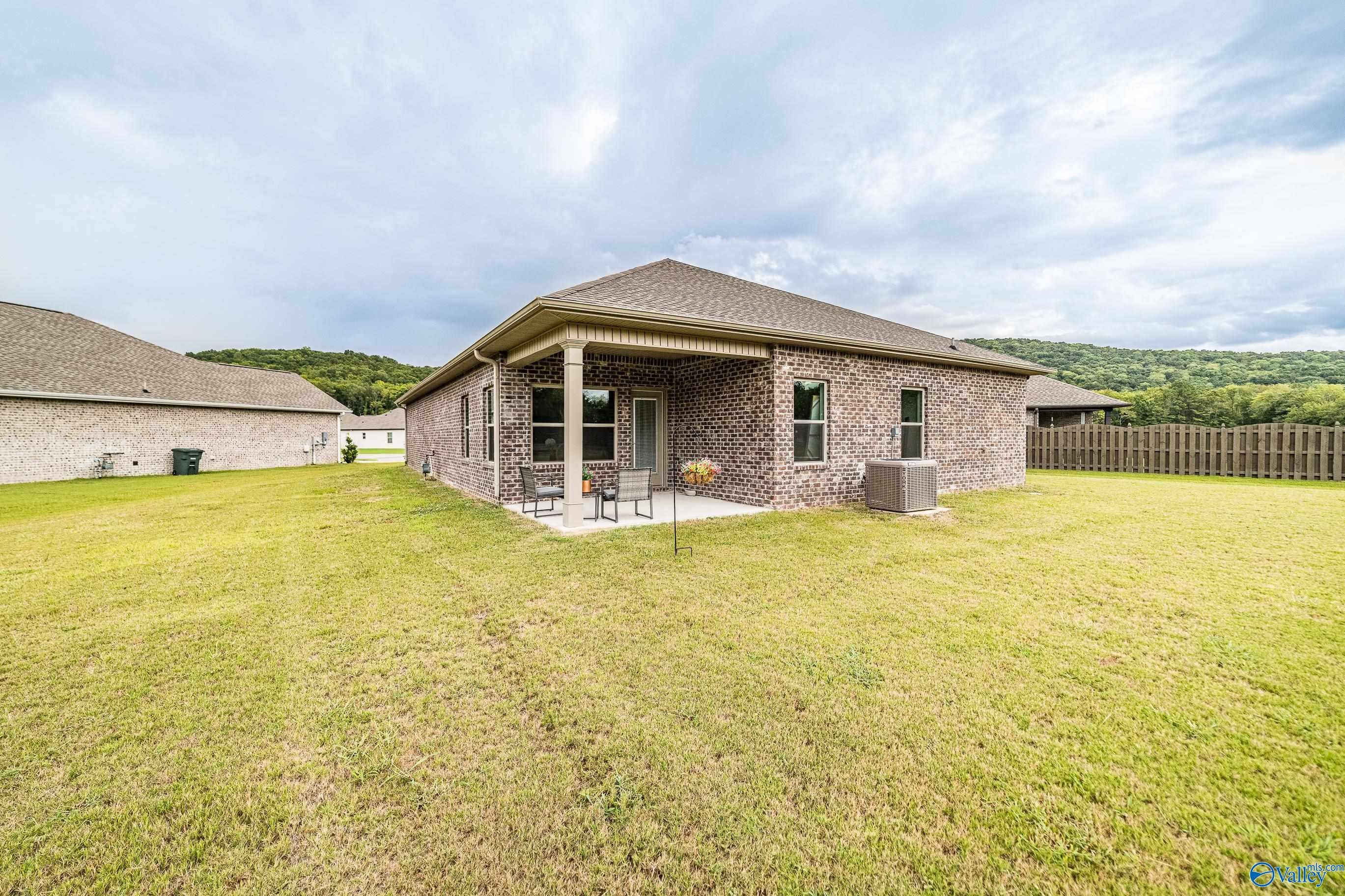 9522 Hampton Oak Drive