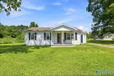 Homes For Sale - 1377 Cave Springs Road<br/> Madison County, Owens Cross Roads, AL 35763