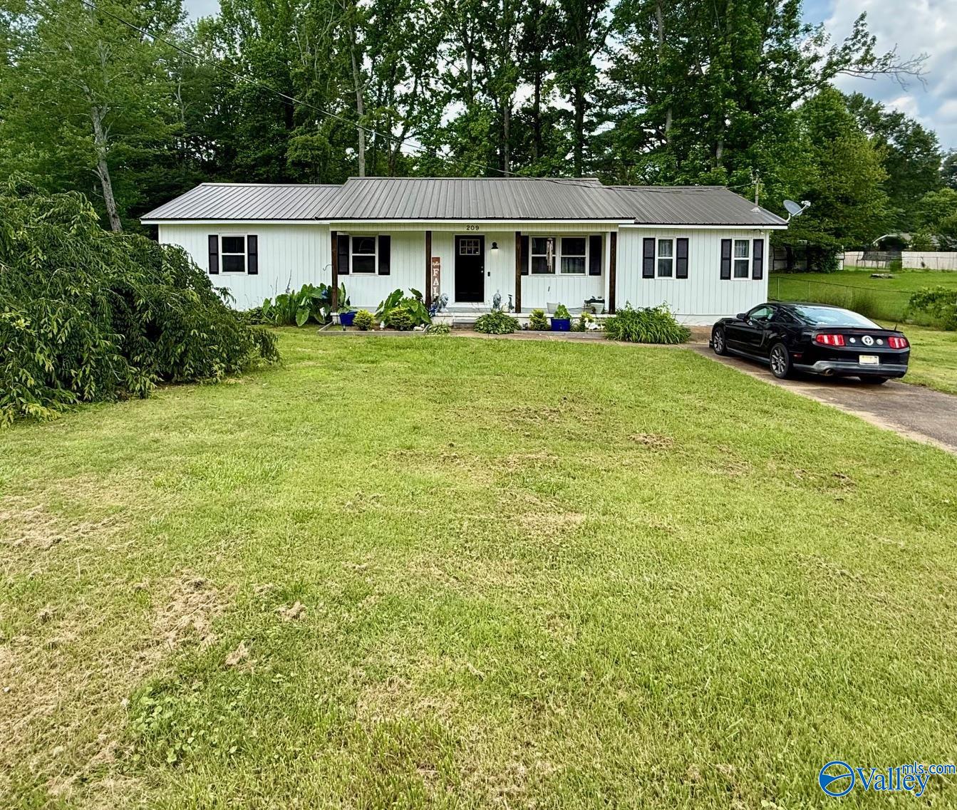 209 Hinds Circle, Arab, Alabama image 3
