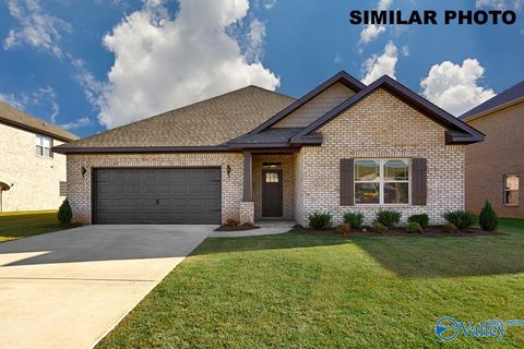 Homes For Sale - 4 Flintridge Drive<br/> Harvest, AL 35749