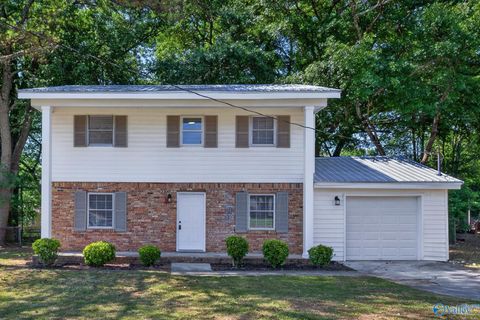 Homes For Sale - 3611 NW Cedarhill Avenue<br/> Huntsville, AL 35810