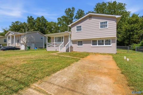 Homes For Sale - 3604 NW Stag Run Drive<br/> Huntsville, AL 35810