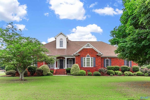 Homes For Sale - 2010 Red Oak Lane<br/> Arab, AL 35016