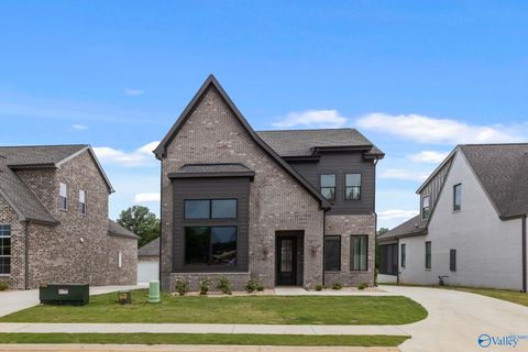 Homes For Sale - 205 Fame Avenue<br/> Tuscumbia, AL 35674