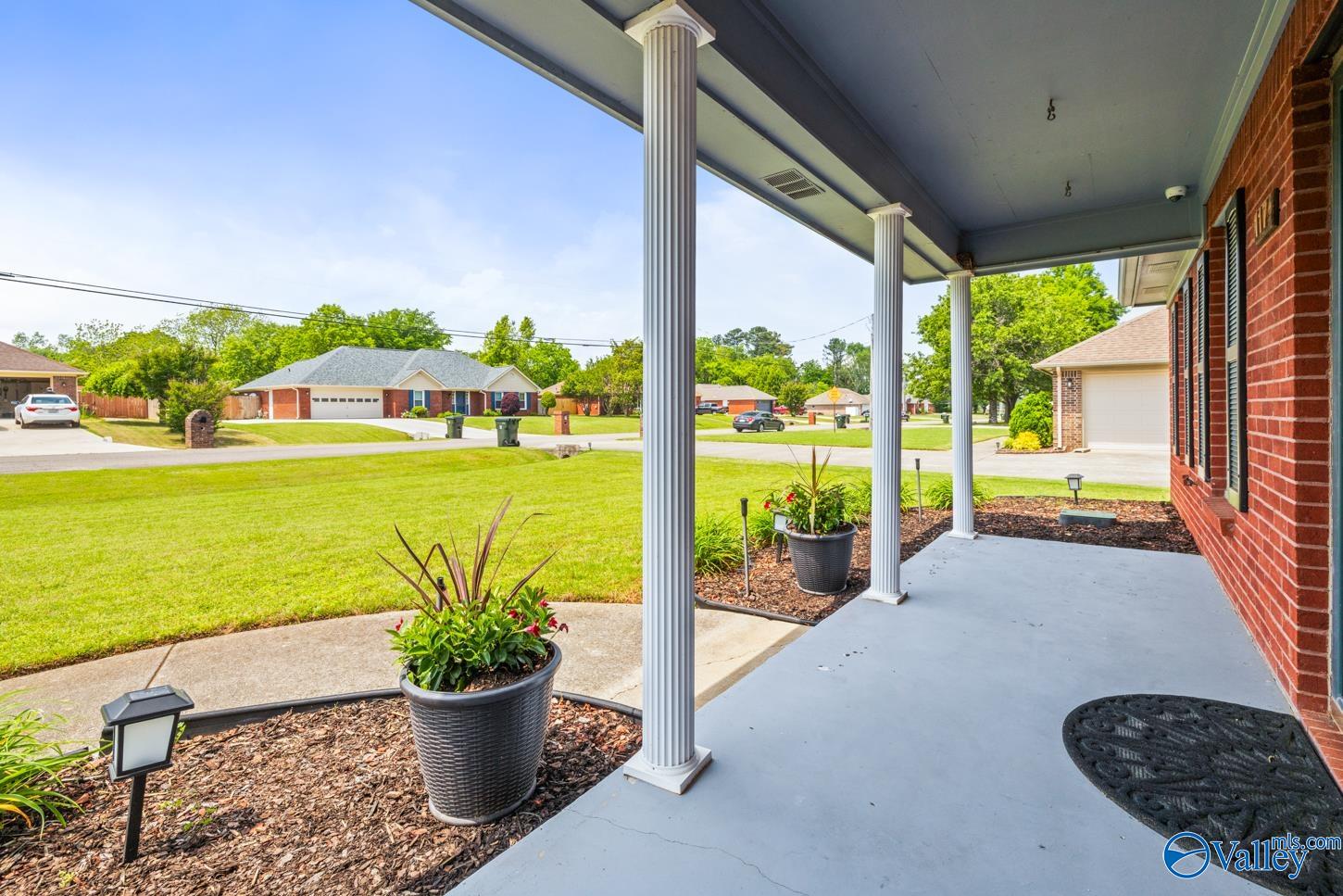 117 Derwent Lane, Huntsville, Alabama image 3