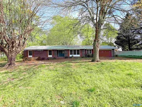 311 4th Avenue NE Arab AL 35016