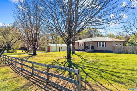 Homes For Sale - 3141 Dug Hill Road<br/> Huntsville, AL 35811