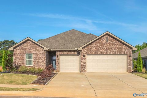 Photo of 122 Southern Trail, Huntsville, AL 35811 (MLS # 21917240)