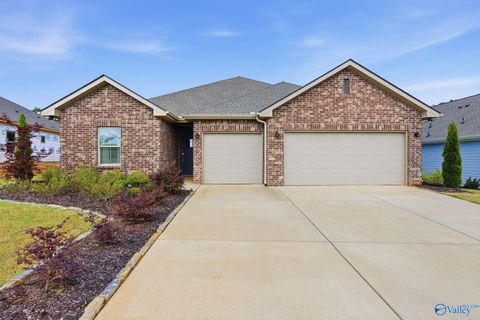 Homes For Sale - 122 Southern Trail<br/> Huntsville, AL 35811