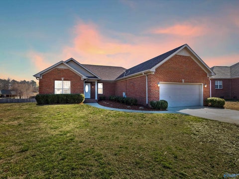 Homes For Sale - 27889 Trotters Lane<br/> Athens, AL 35613
