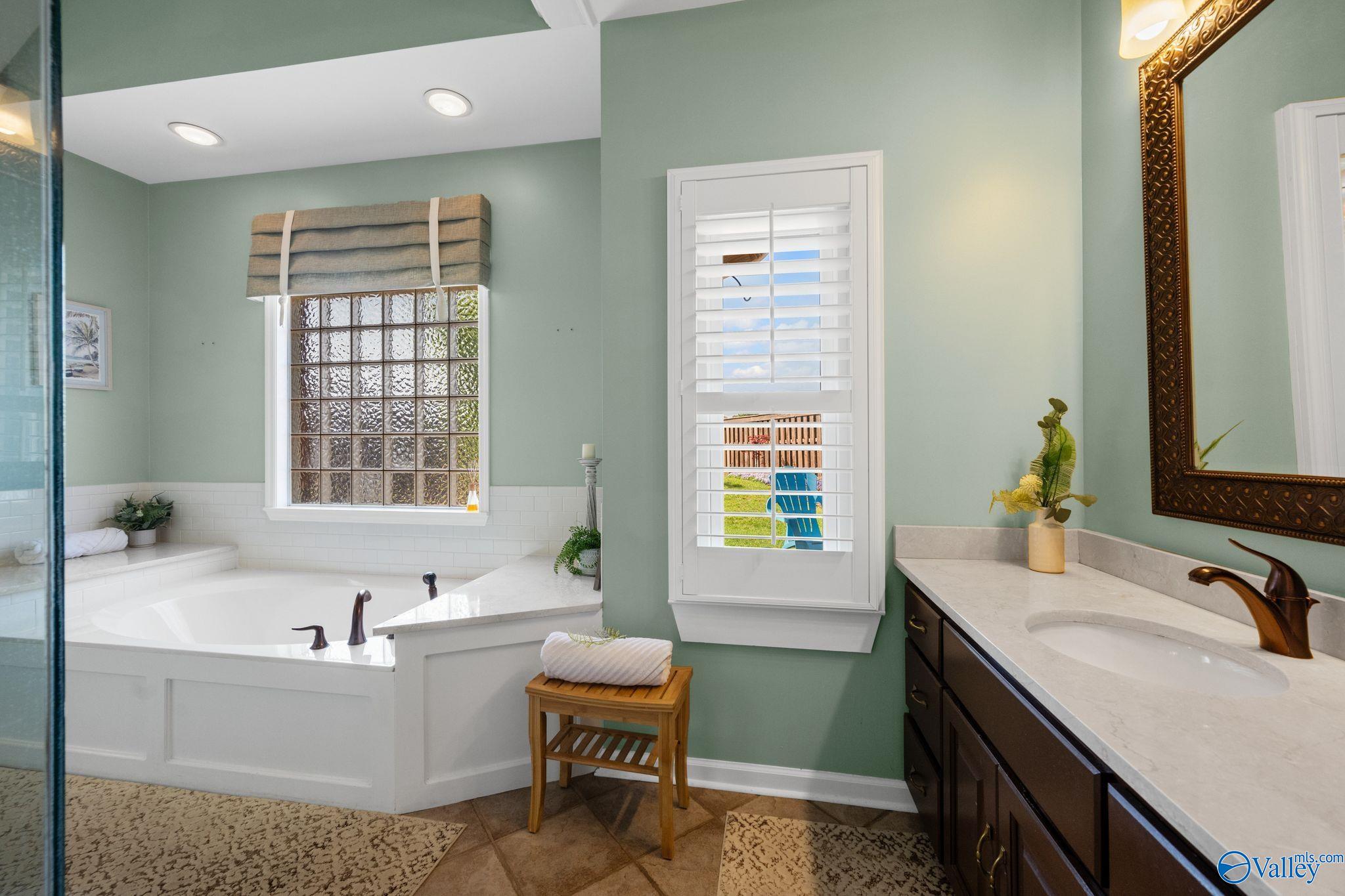 Madison, Alabama 35758, United States, 3 Bedrooms Bedrooms, ,2 BathroomsBathrooms,Residential,Pending,103034