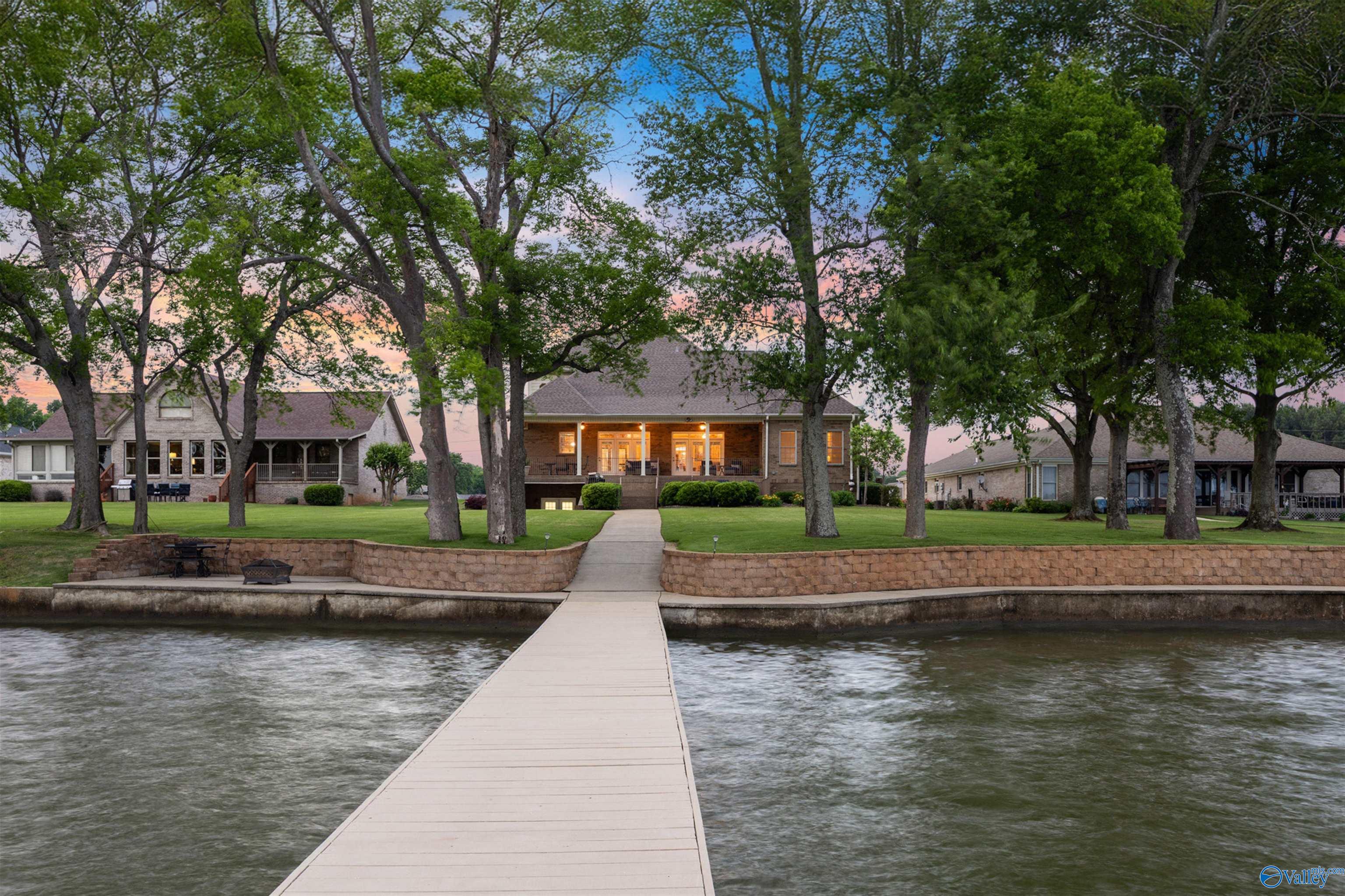 172 Naomi Drive, Rogersville, Alabama image 3