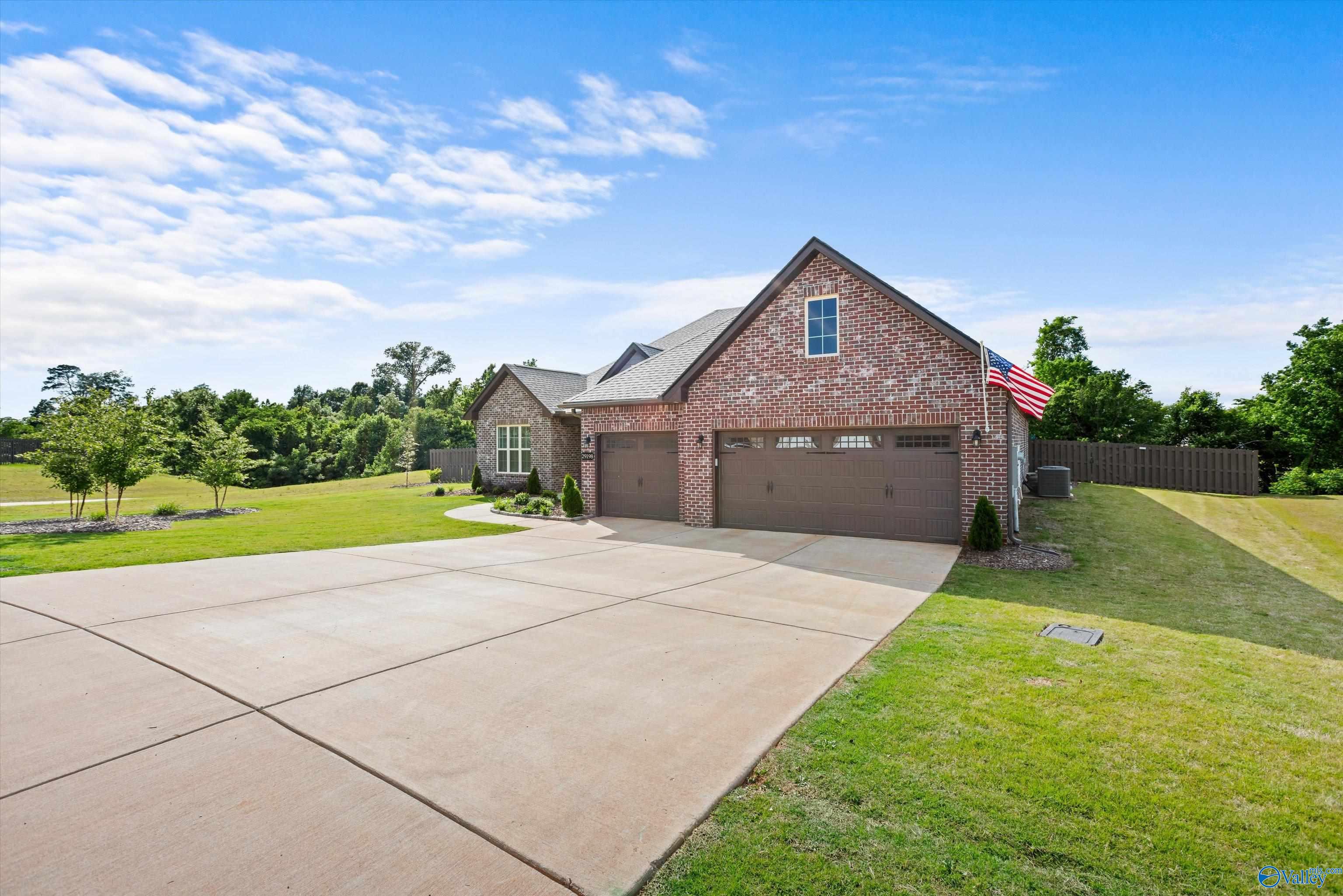 29198 Canoe Circle