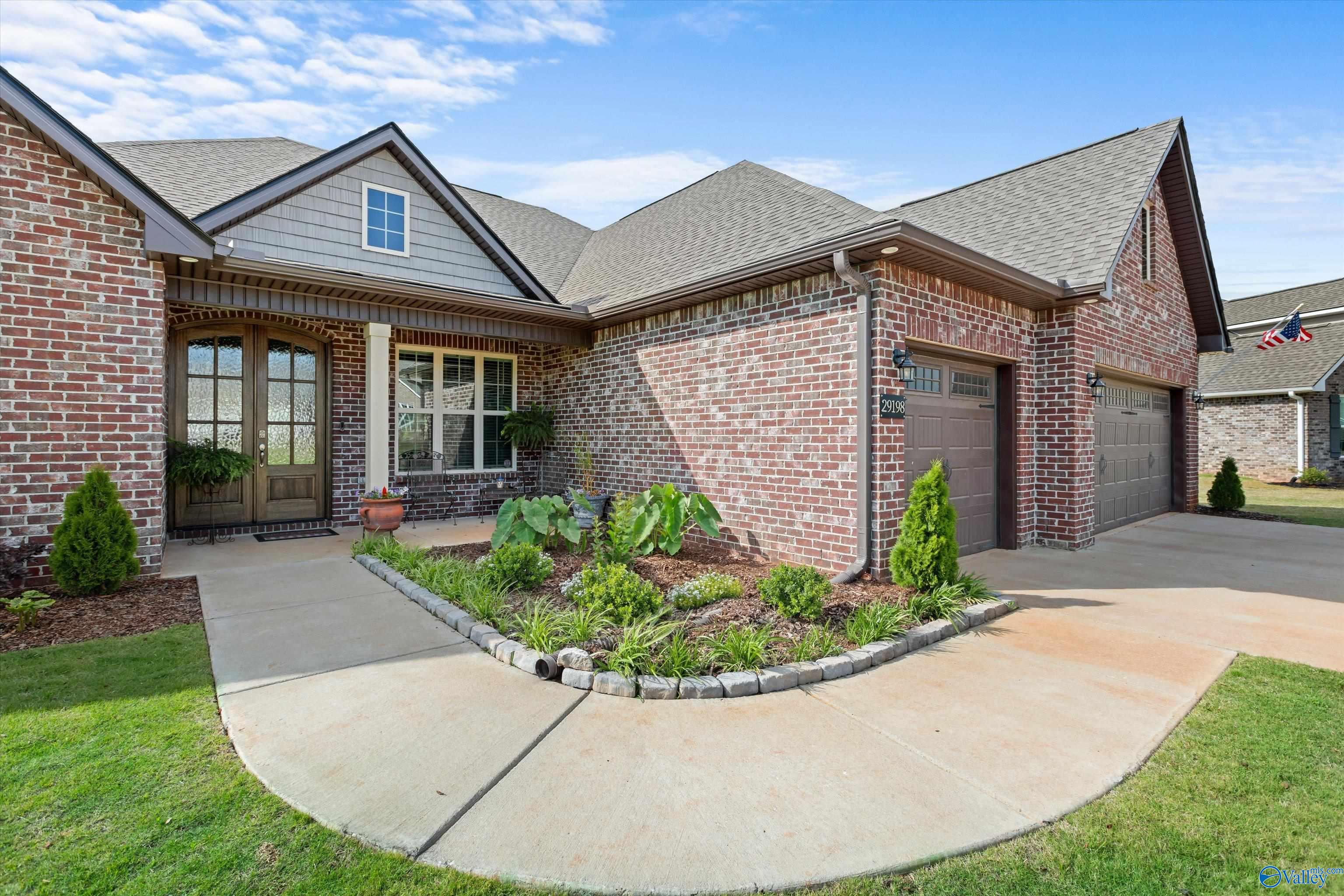 29198 Canoe Circle