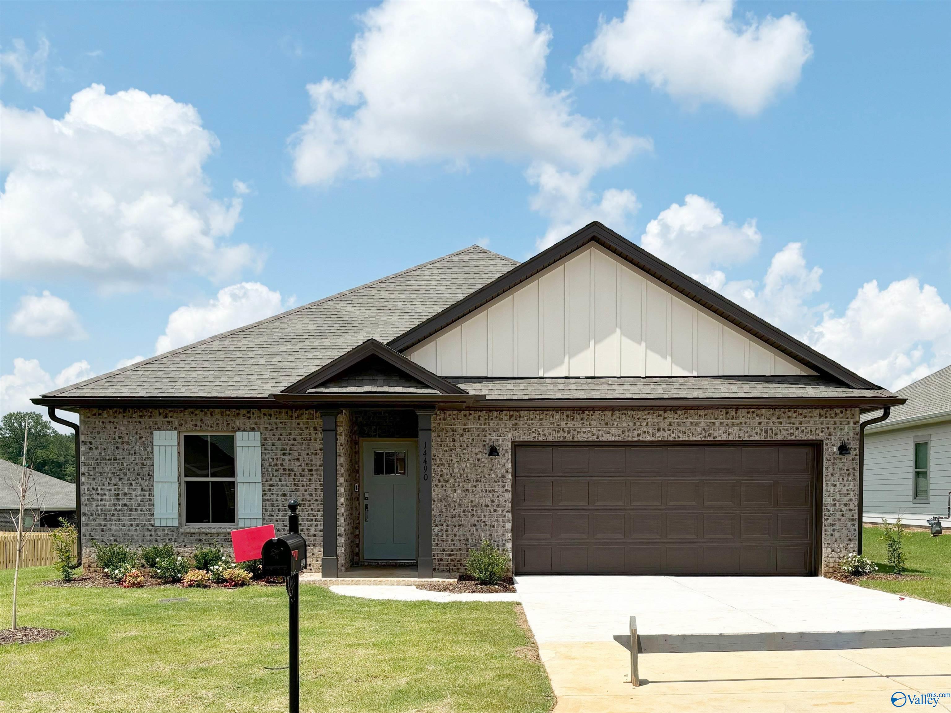 12370 Bartow Lane, Athens, Alabama image 1