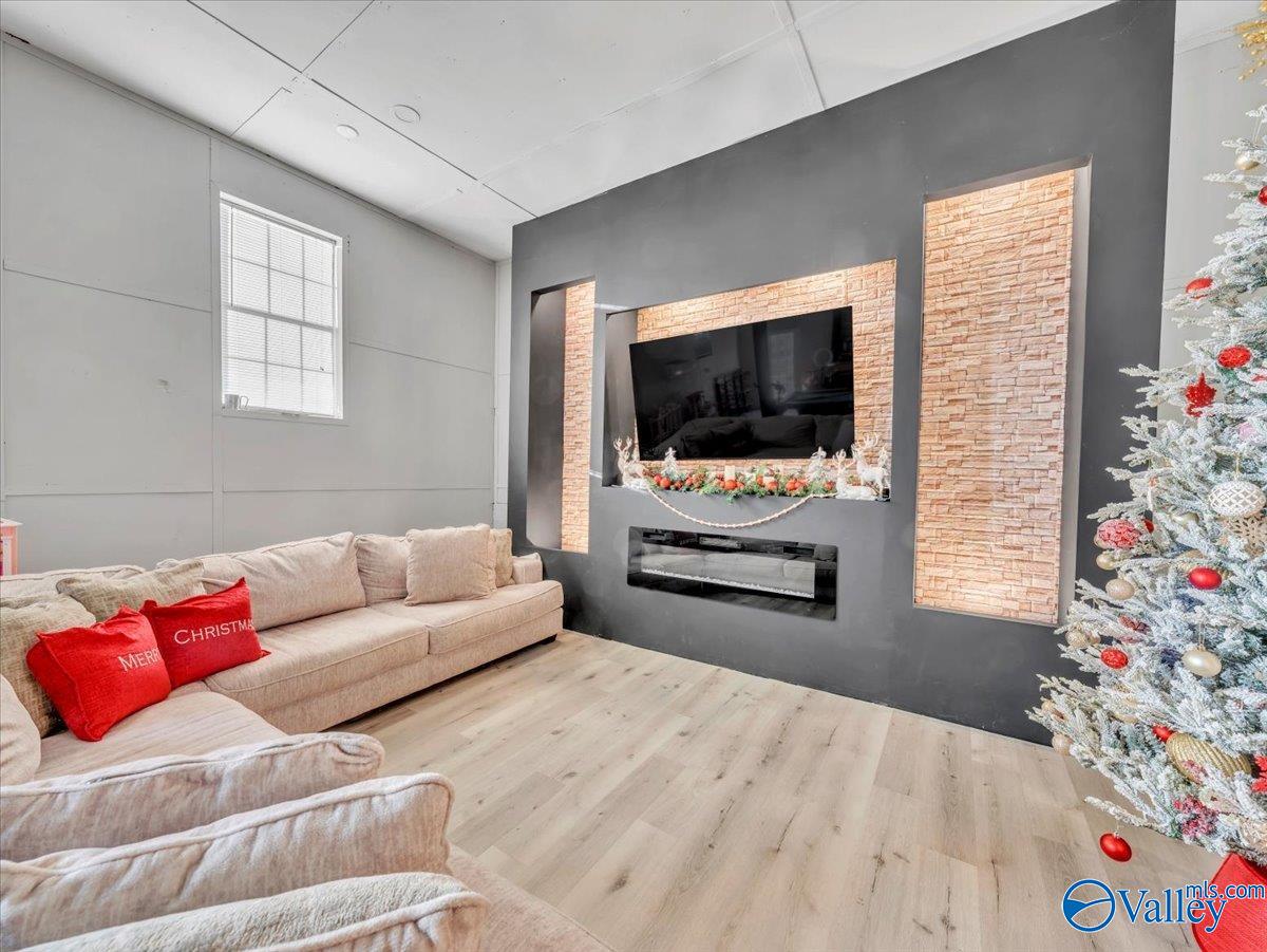 Pisgah, Alabama 35765, United States, 4 Bedrooms Bedrooms, ,3 BathroomsBathrooms,Residential,Active,246275