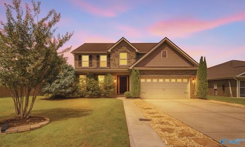 Homes For Sale - 3011 Magnolia Leaf Circle<br/> Owens Cross Roads, AL 35763