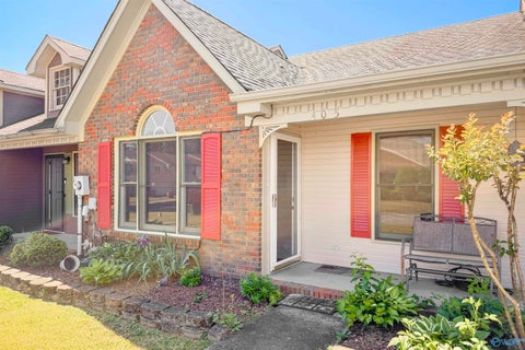 Townhouse For Sale - 405 Covina Drive<br/> Decatur, AL 35603